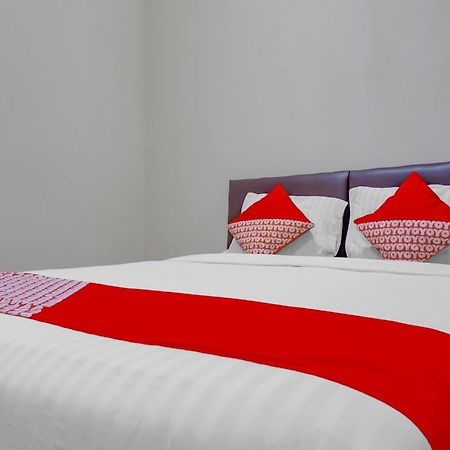 Oyo 117 Blueberry Homestay Jakarta Exteriör bild