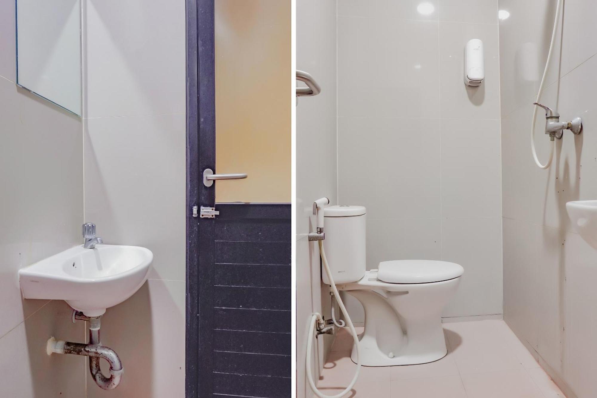 Oyo 117 Blueberry Homestay Jakarta Exteriör bild