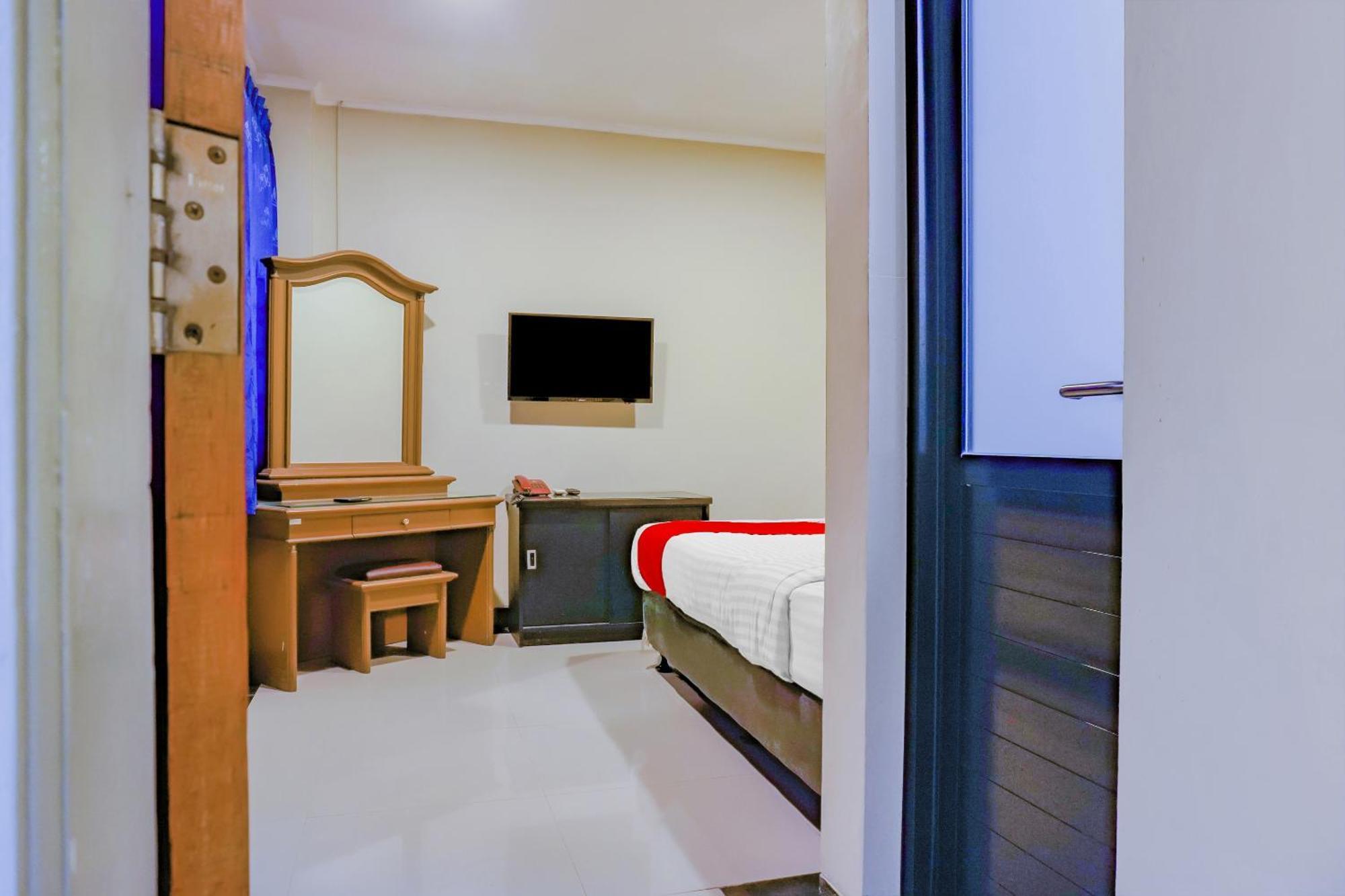 Oyo 117 Blueberry Homestay Jakarta Exteriör bild