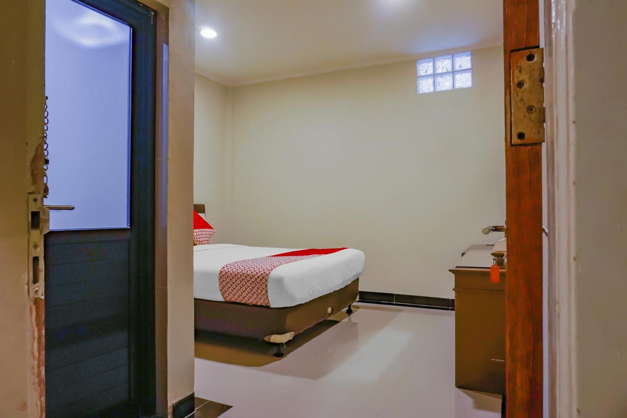 Oyo 117 Blueberry Homestay Jakarta Exteriör bild