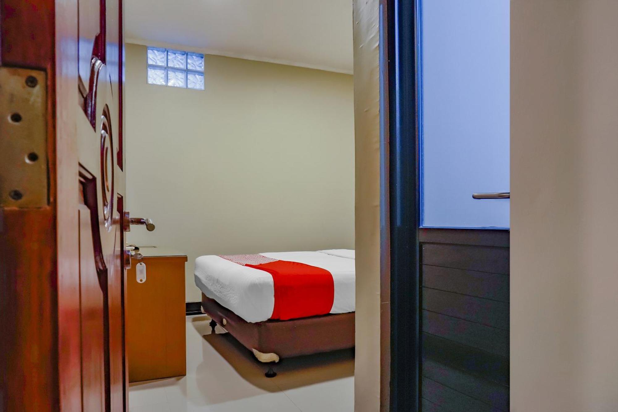 Oyo 117 Blueberry Homestay Jakarta Exteriör bild