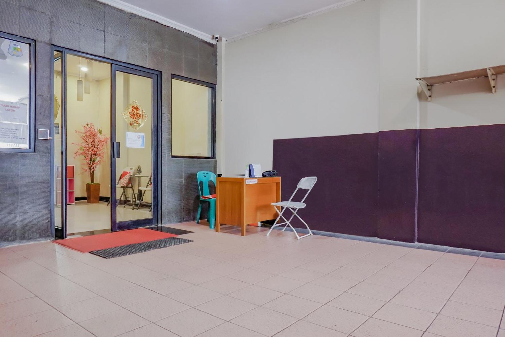 Oyo 117 Blueberry Homestay Jakarta Exteriör bild